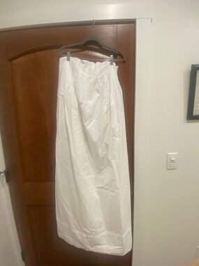 DISSH White Maxi dress with pleated top of dress